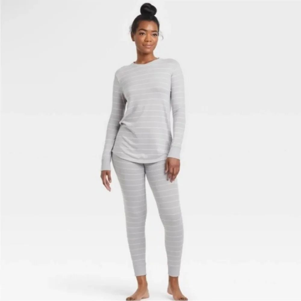 ✨ Women's Striped  Matching Family Pajama Set✨